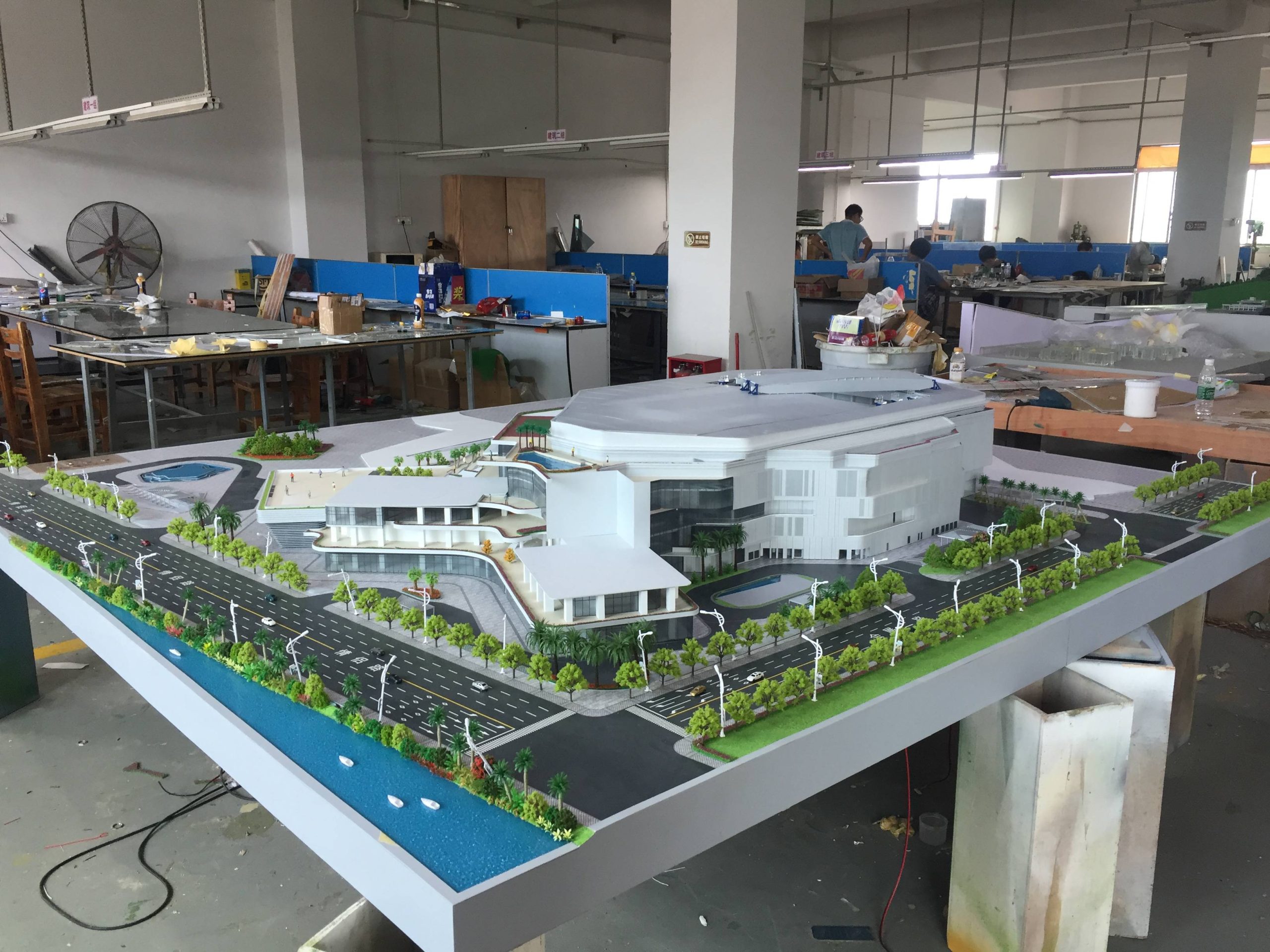 Business Center 1: 100